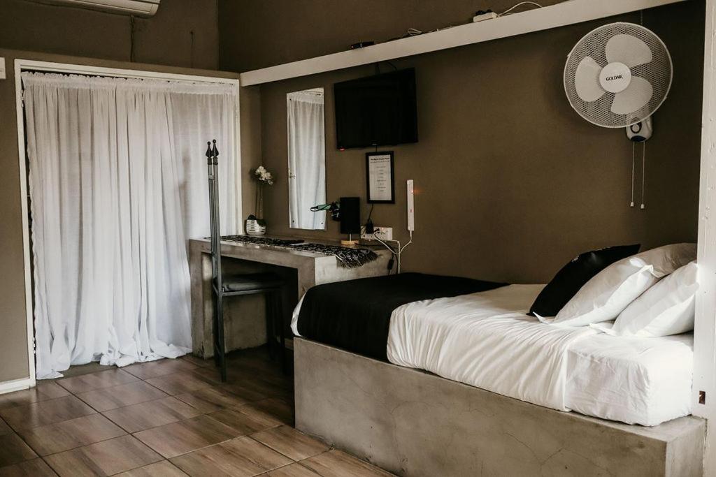 Overnight Stop Before Kruger National Park Палаборва Екстериор снимка